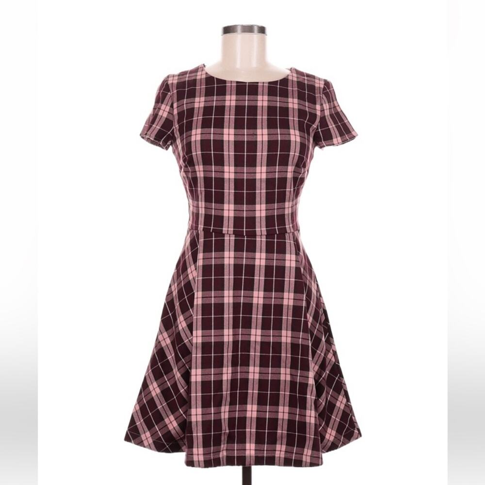 B. Darlin pink plaid fit and flare short sleeved dress, size 9 or‎ 10